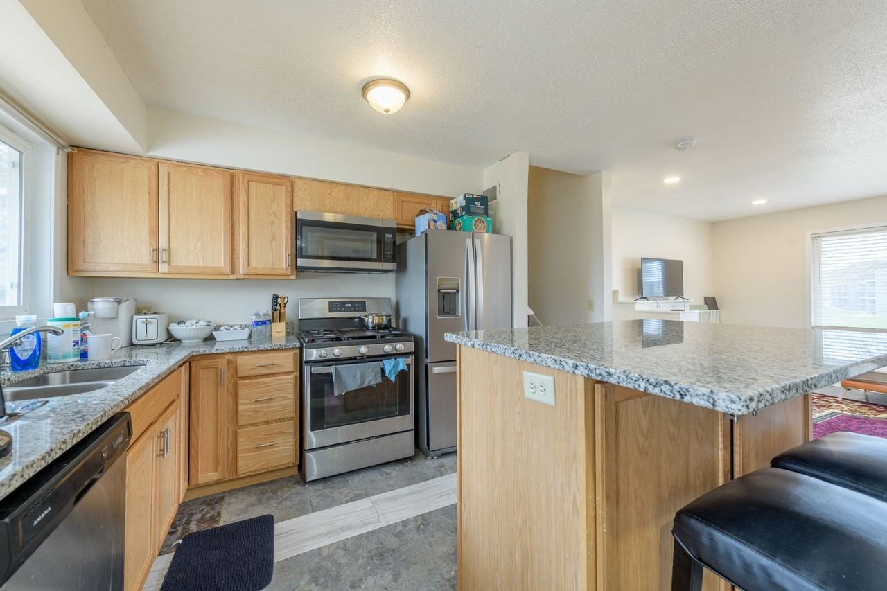 4214 46th Ave N - Photo 3 of 24