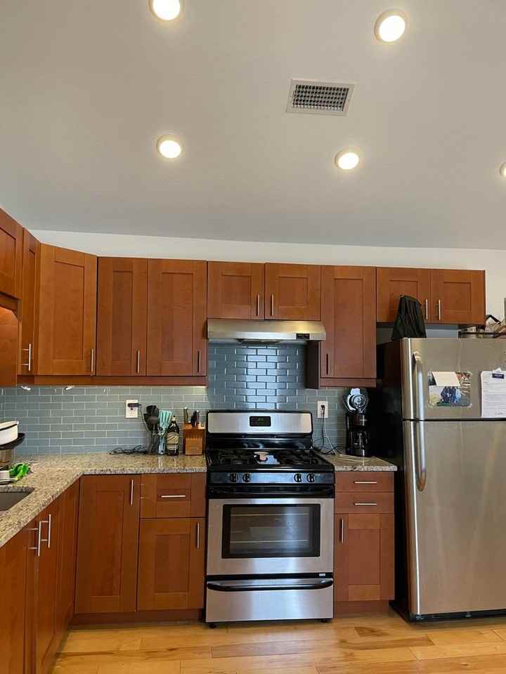 1307 E 52nd St - Photo 3 of 13