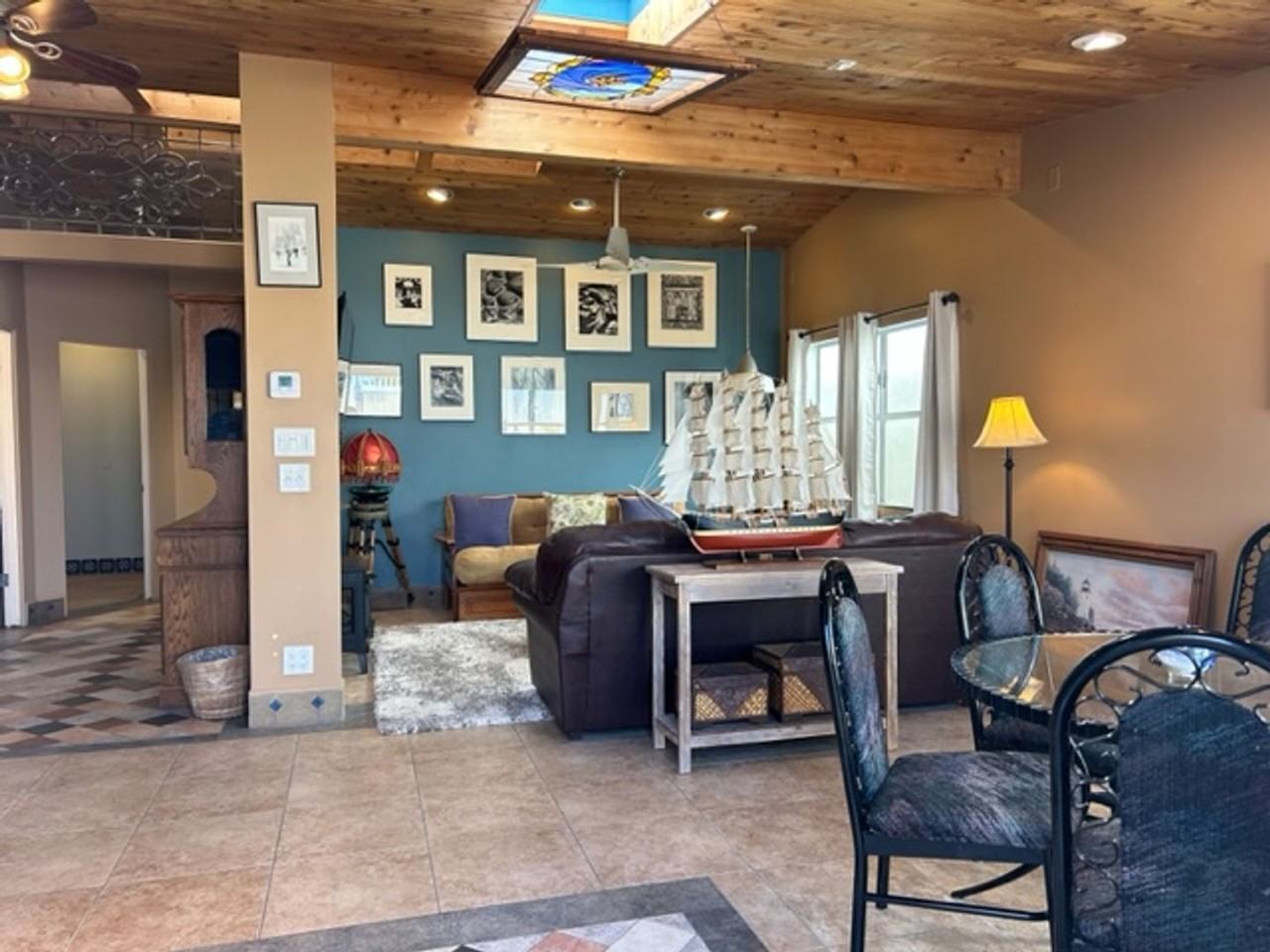 3645 Sunset Ln - Photo 3 of 27