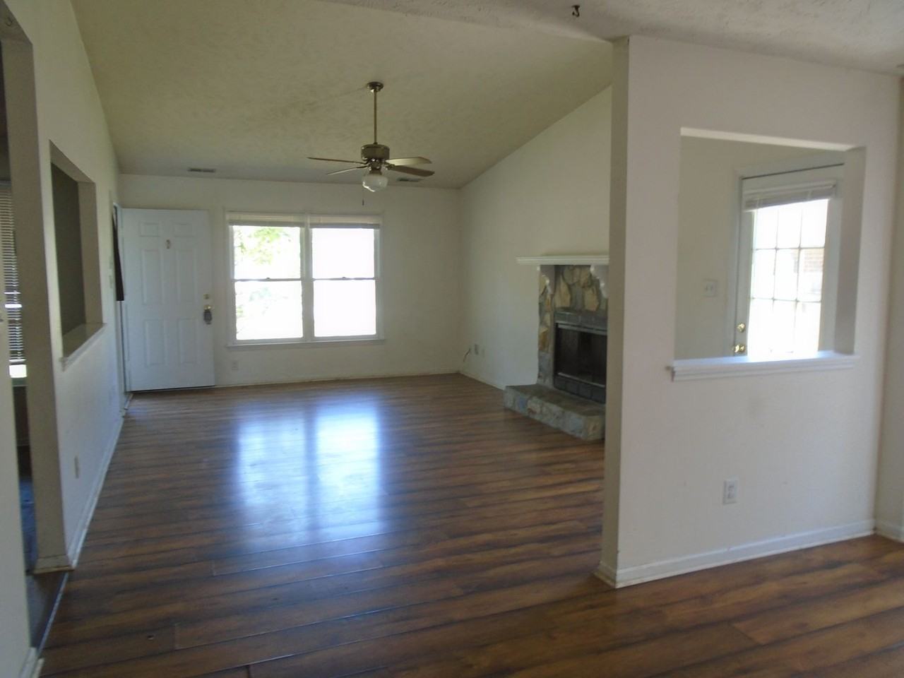 5595 Quietwood Pl - Photo 3 of 20