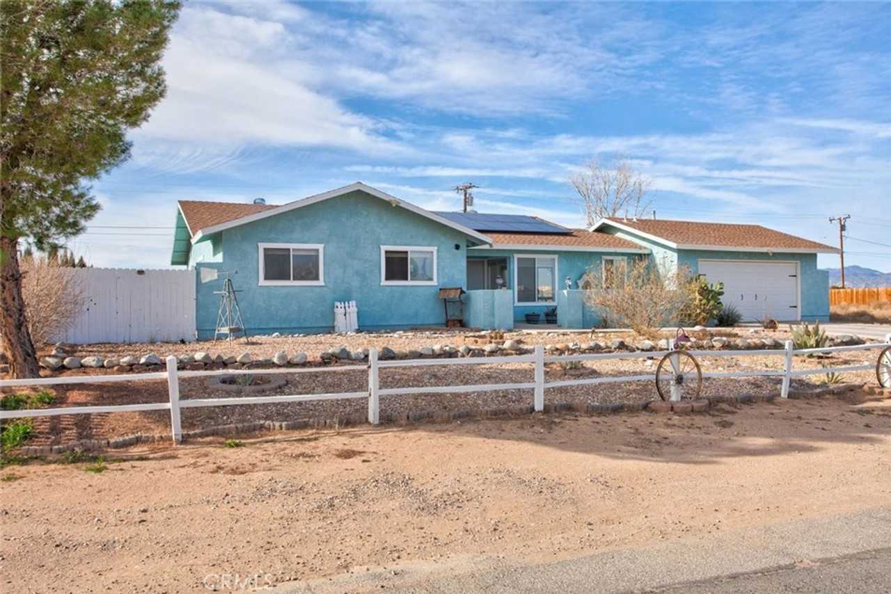 21241 Hacienda Blvd - Photo 2 of 20