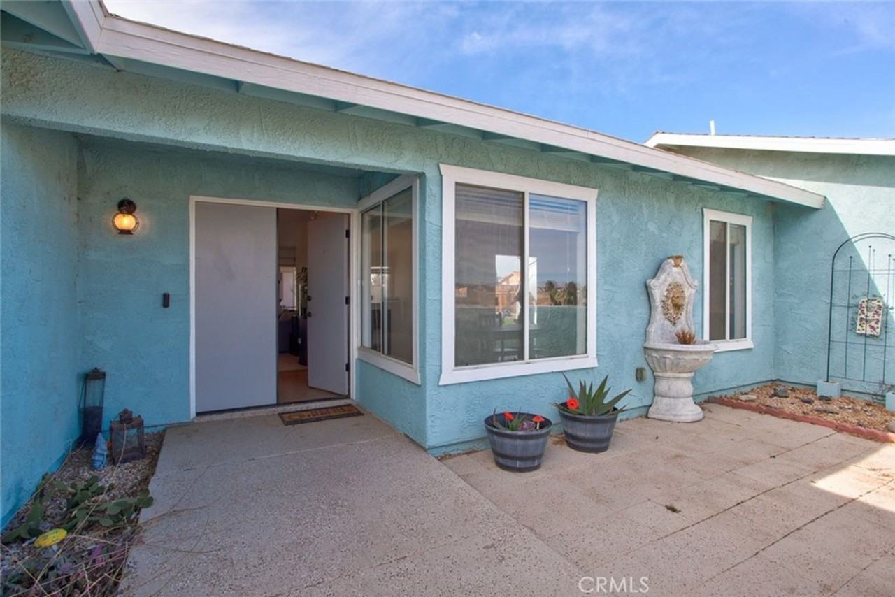21241 Hacienda Blvd - Photo 3 of 20