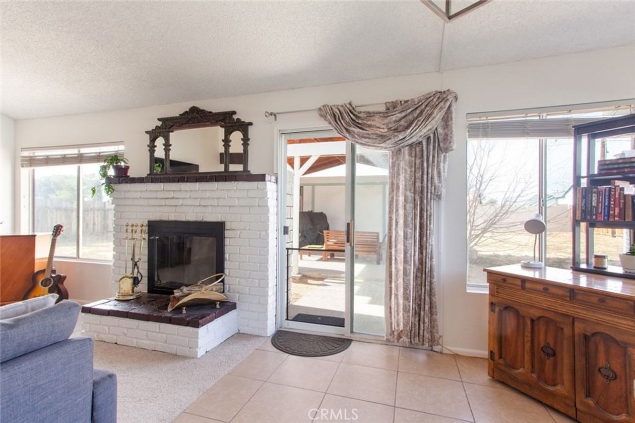 21241 Hacienda Blvd - Photo 7 of 20