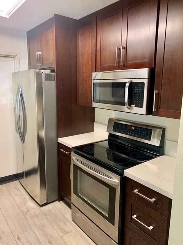 719 Applause Pl - Photo 3 of 16