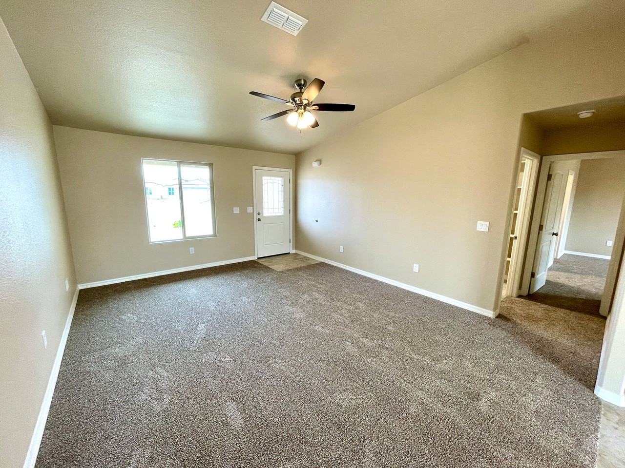 488 S Santa Rosalia Bay - Photo 7 of 33