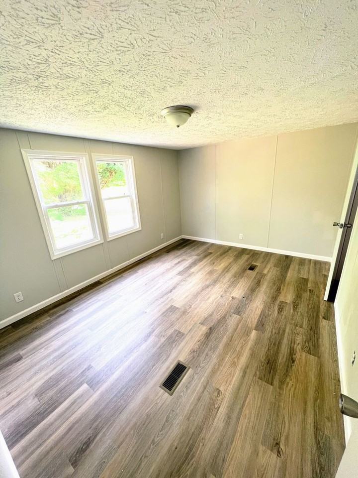 6408 Lawyers Rd - Photo 6 of 17