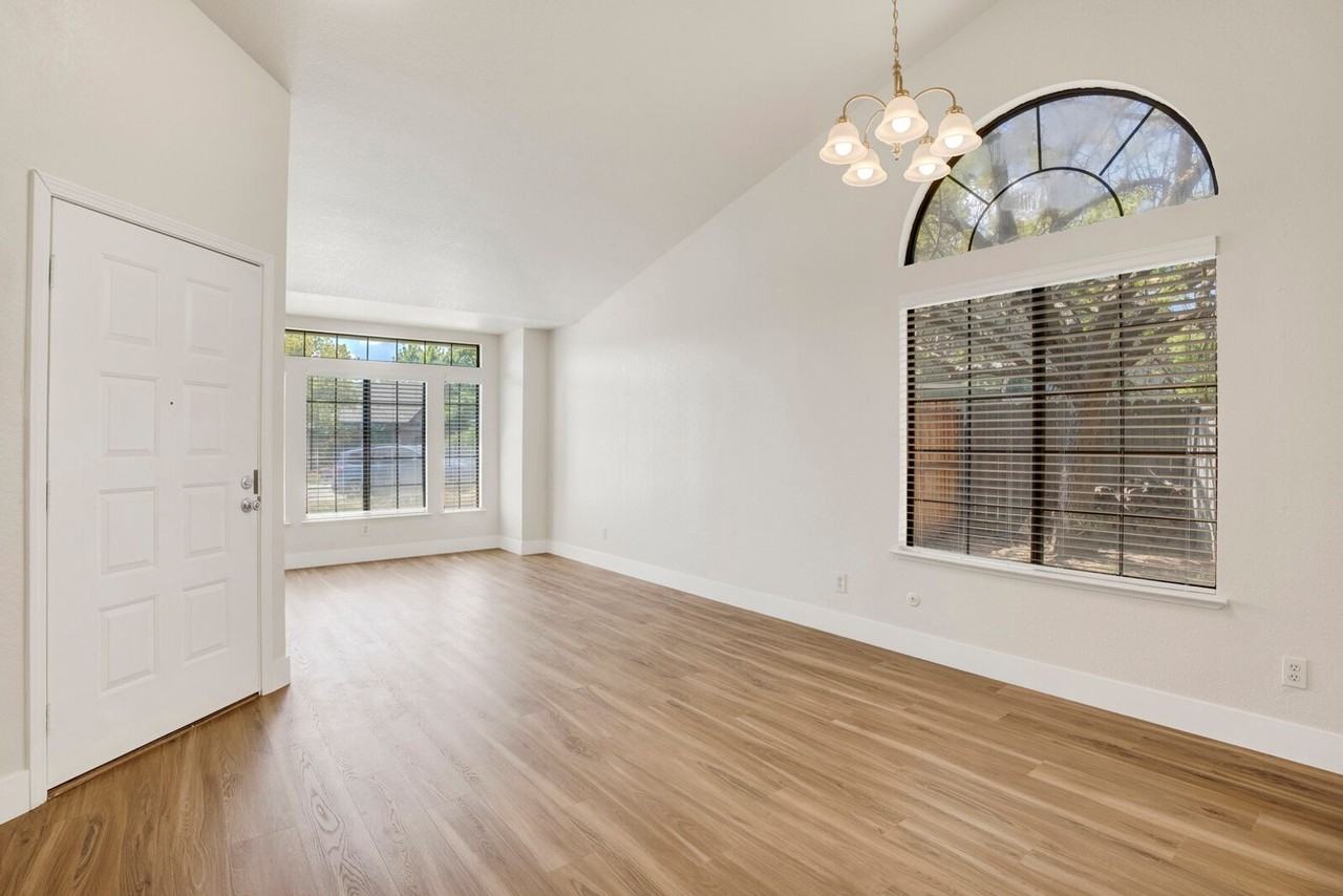 14 Sea Anchor Court - Photo 3 of 28