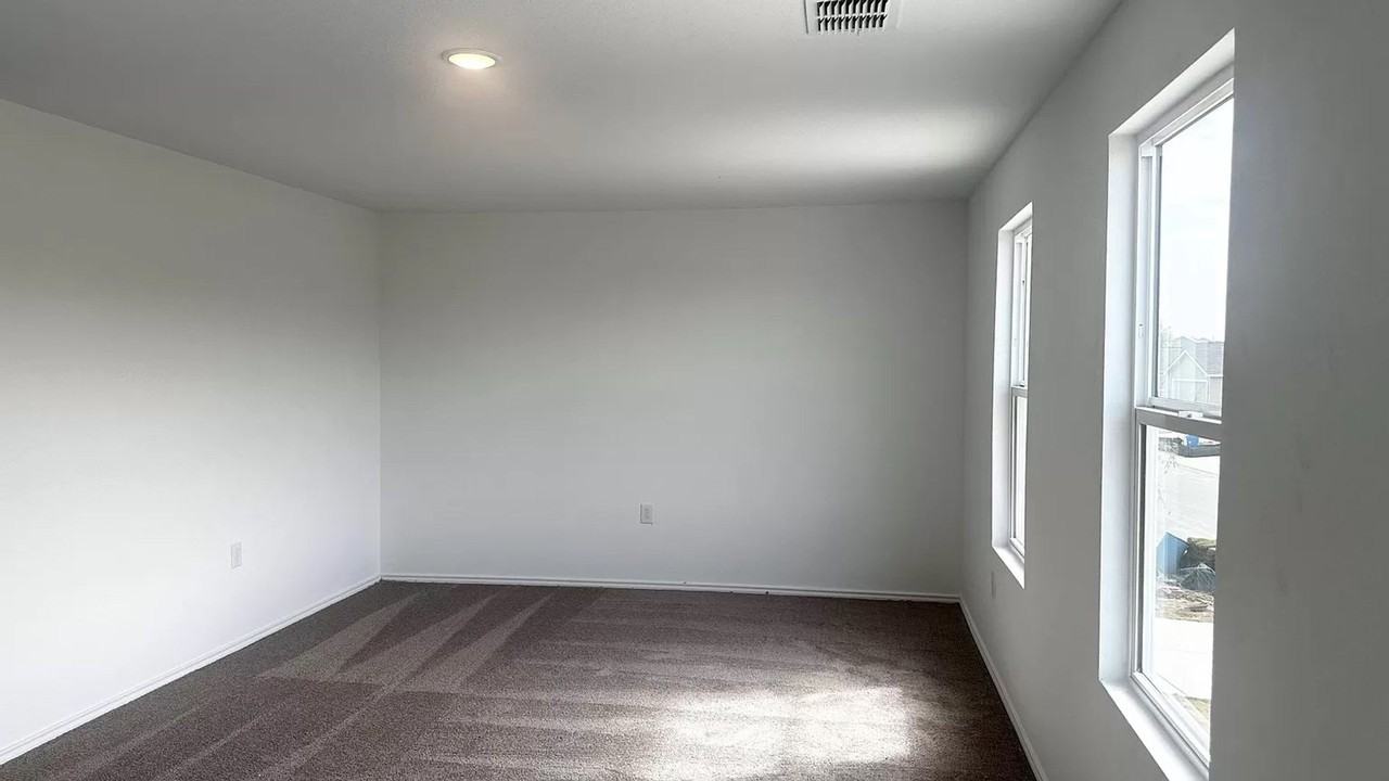 1159 Janzen Rd - Photo 3 of 15