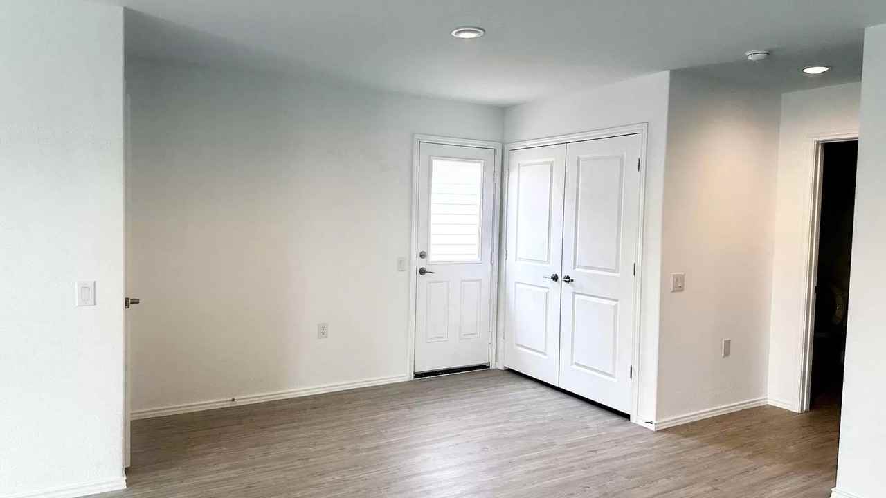 1159 Janzen Rd - Photo 4 of 15