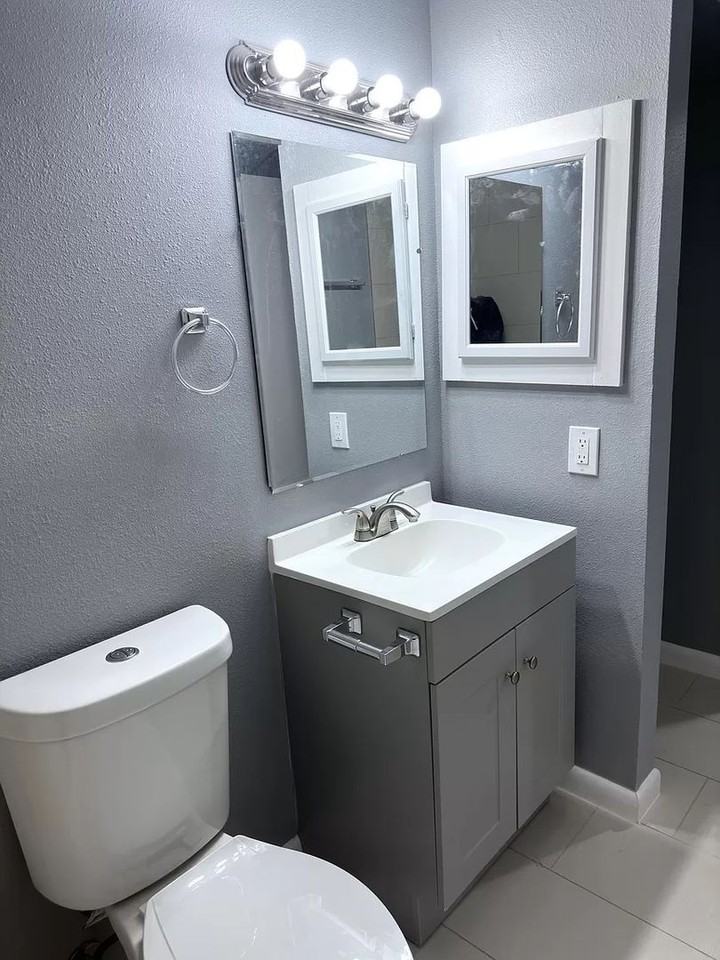 403 Hartline Dr - Photo 2 of 19