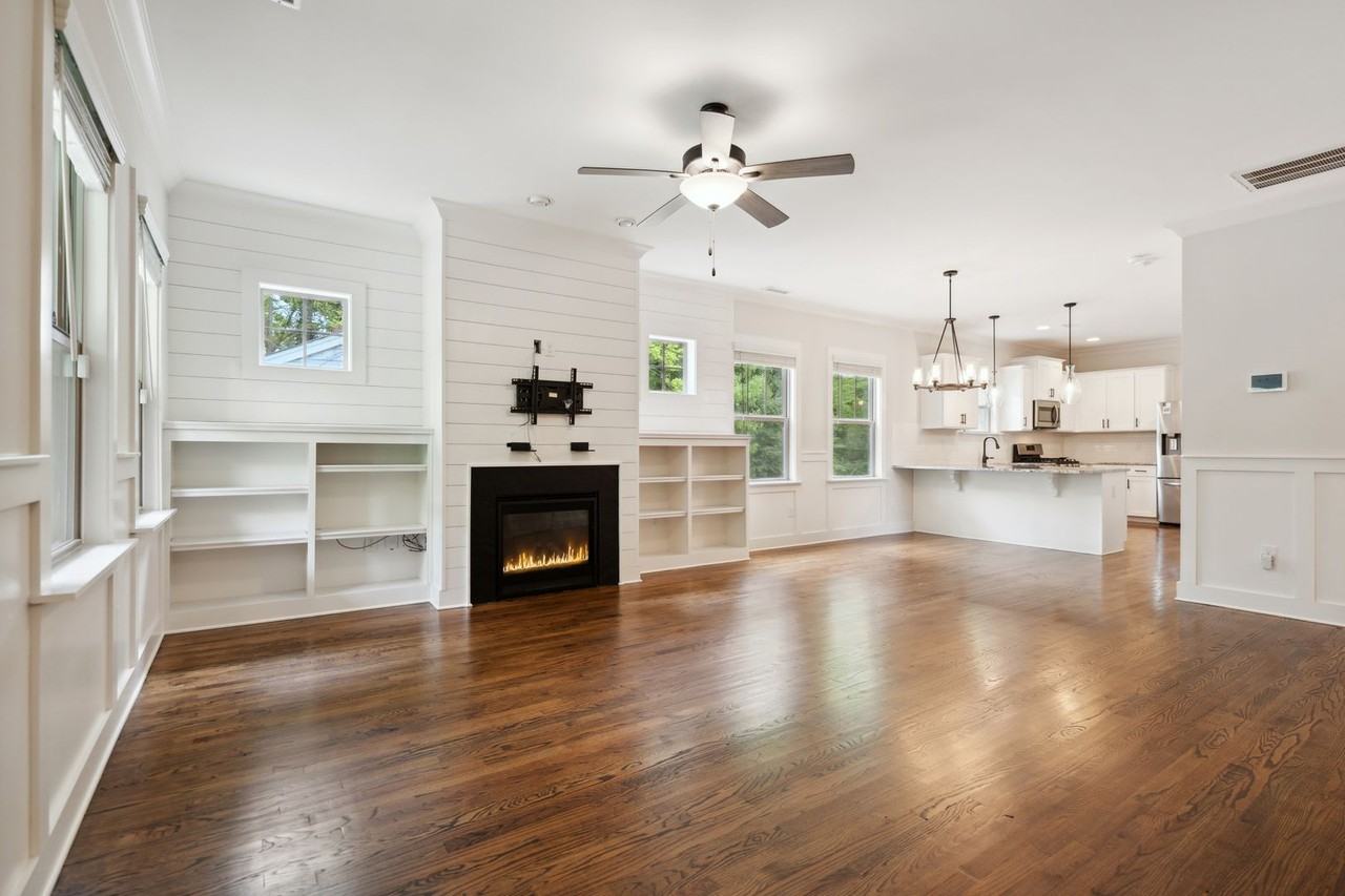 1903 S Roxboro St - Photo 3 of 18