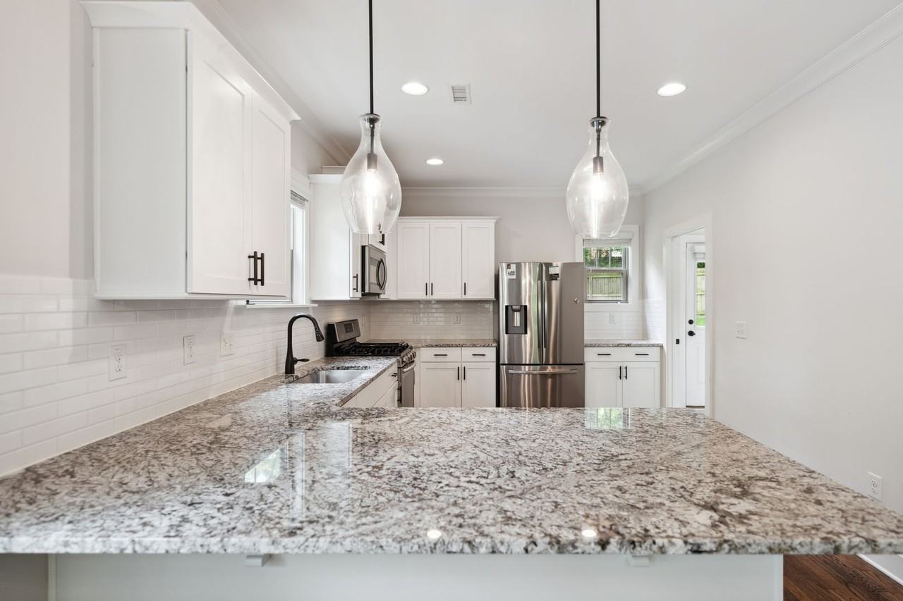 1903 S Roxboro St - Photo 6 of 18