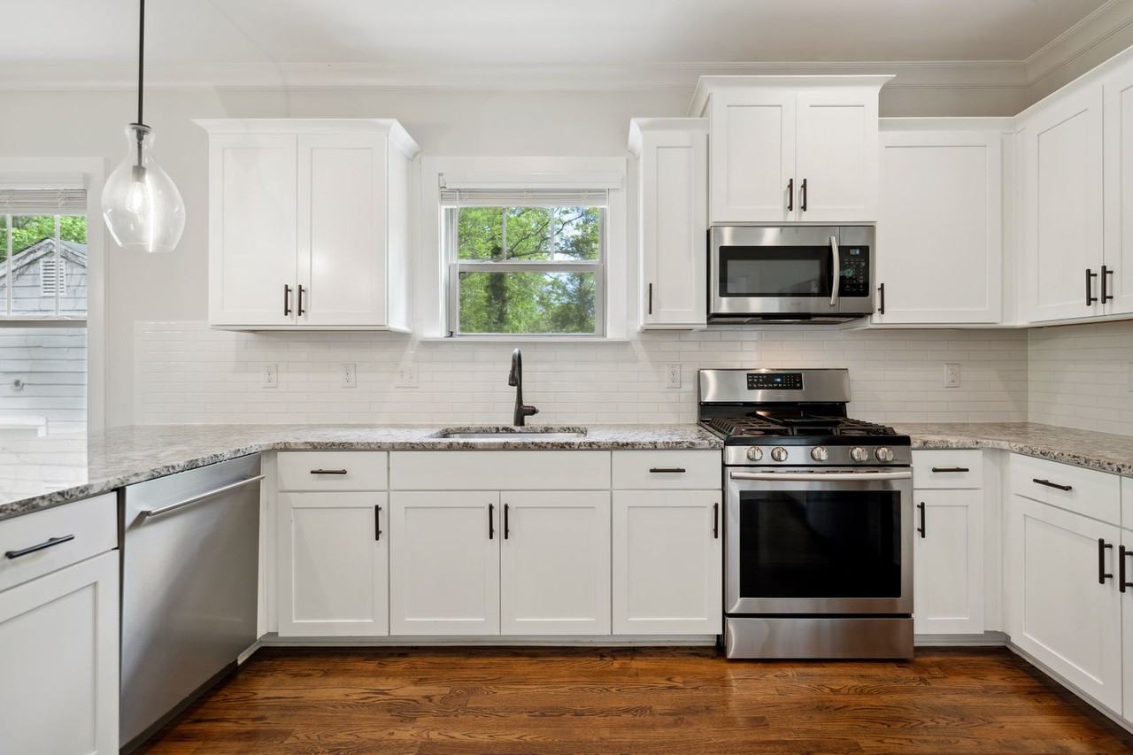 1903 S Roxboro St - Photo 7 of 18