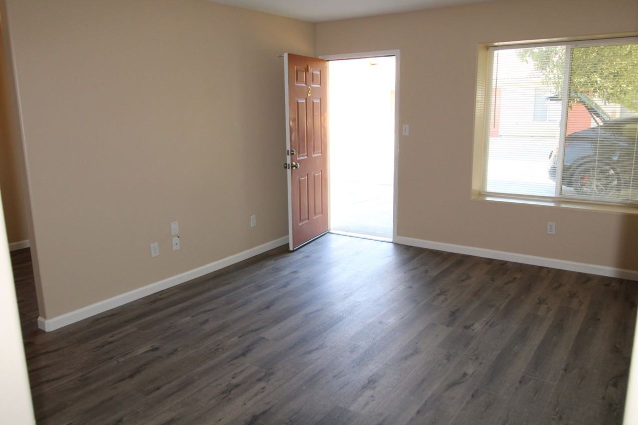 Reddick Ln 1200 - Photo 2 of 11