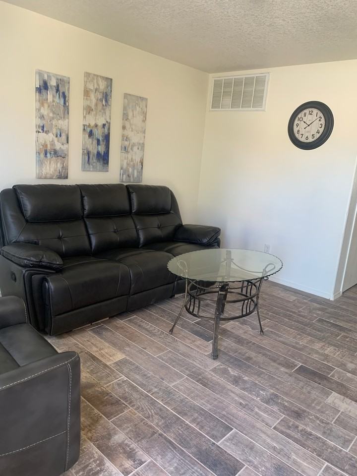 2315 N Juniper Ln - Photo 4 of 10