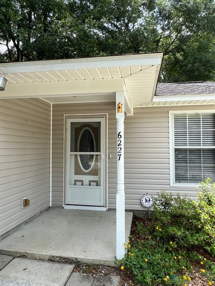 6227 Forest Dr - Photo 2 of 20