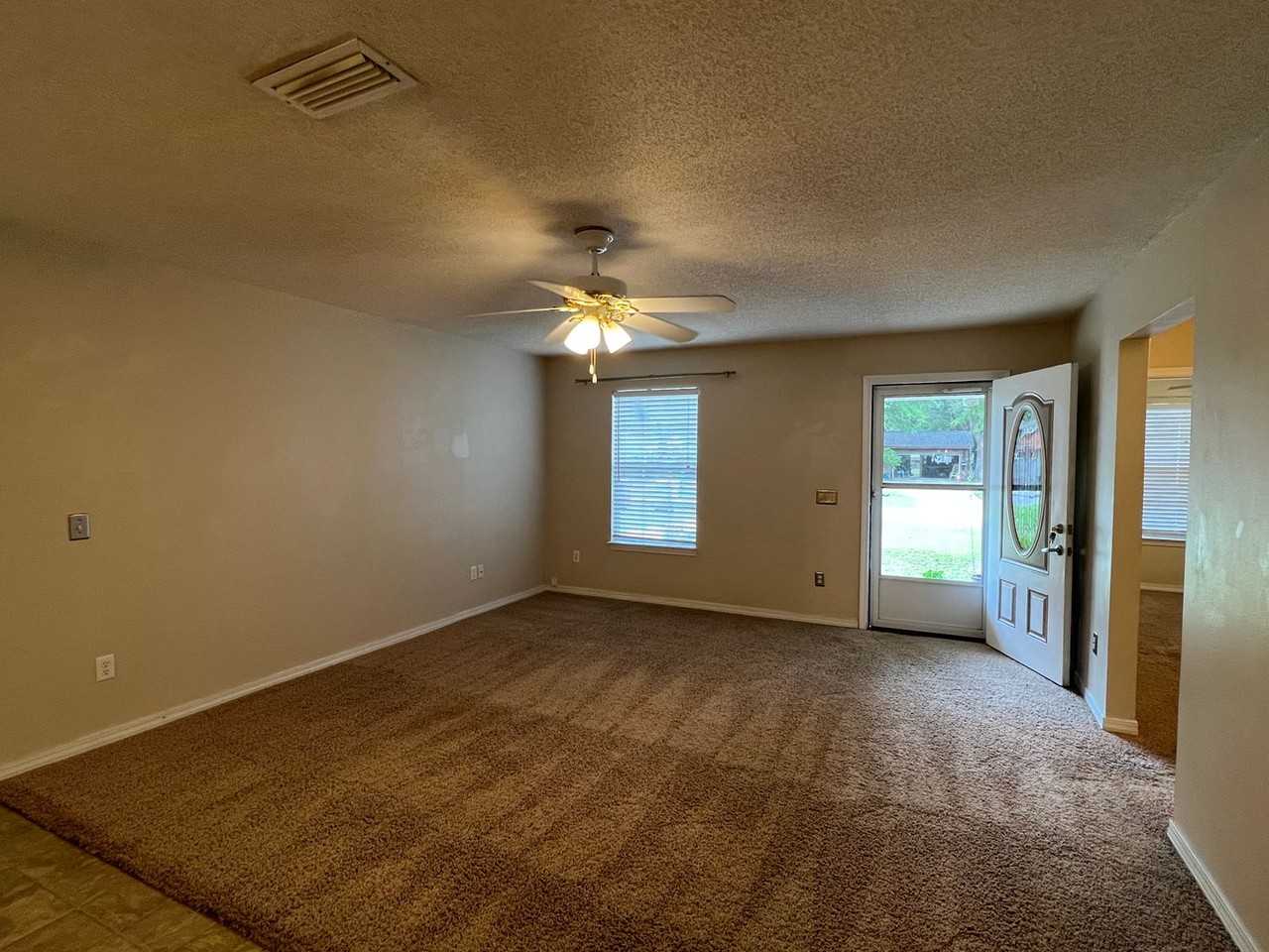 6227 Forest Dr - Photo 3 of 20