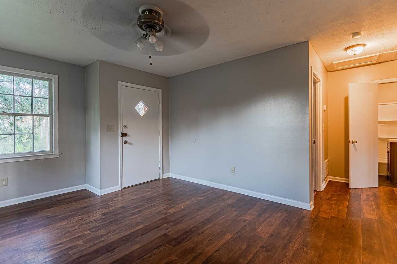 Berea Forest Cir 225 - Photo 3 of 12