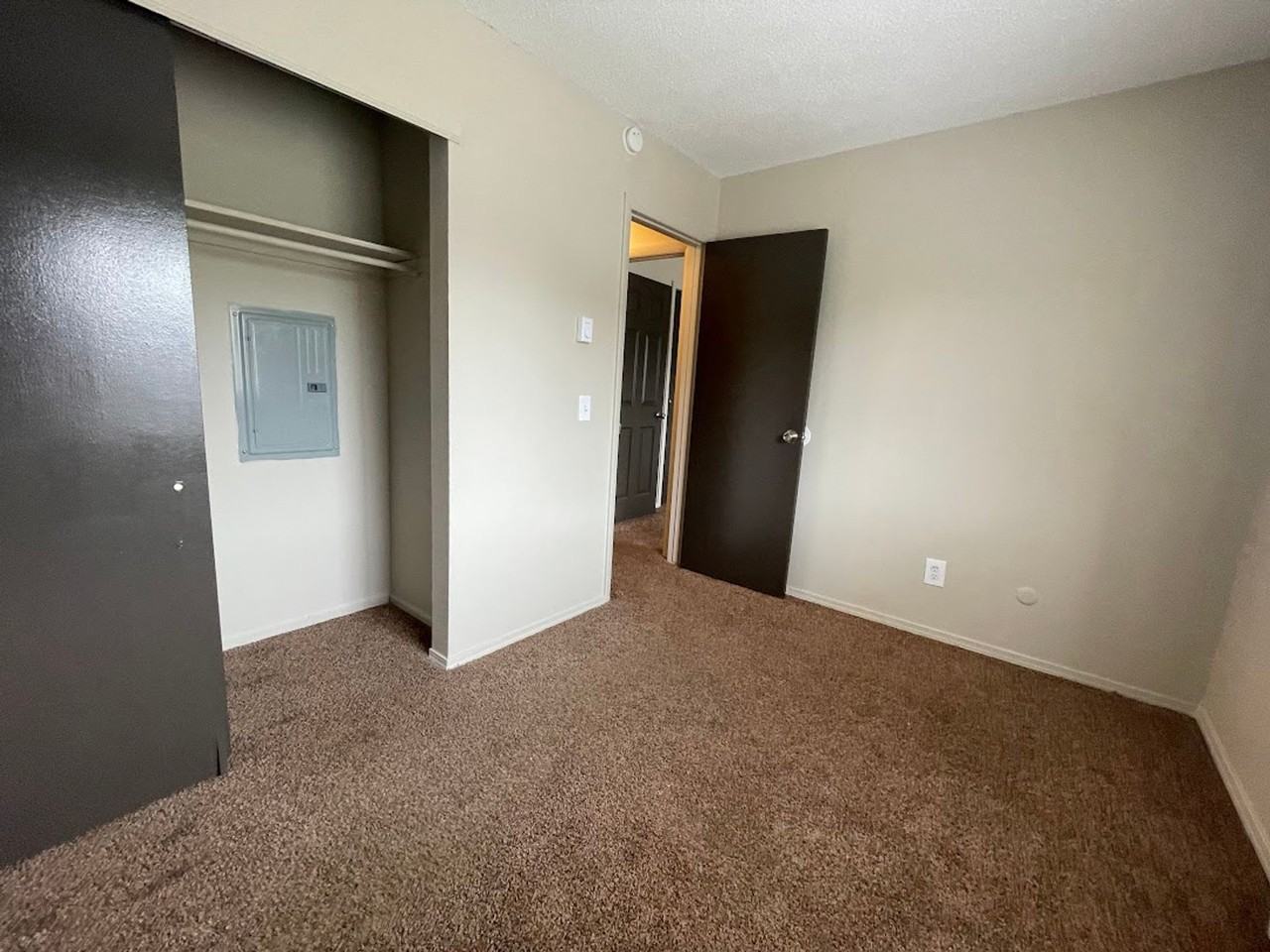 Two Bedrooms in South Toledo - Photo 5 of 13