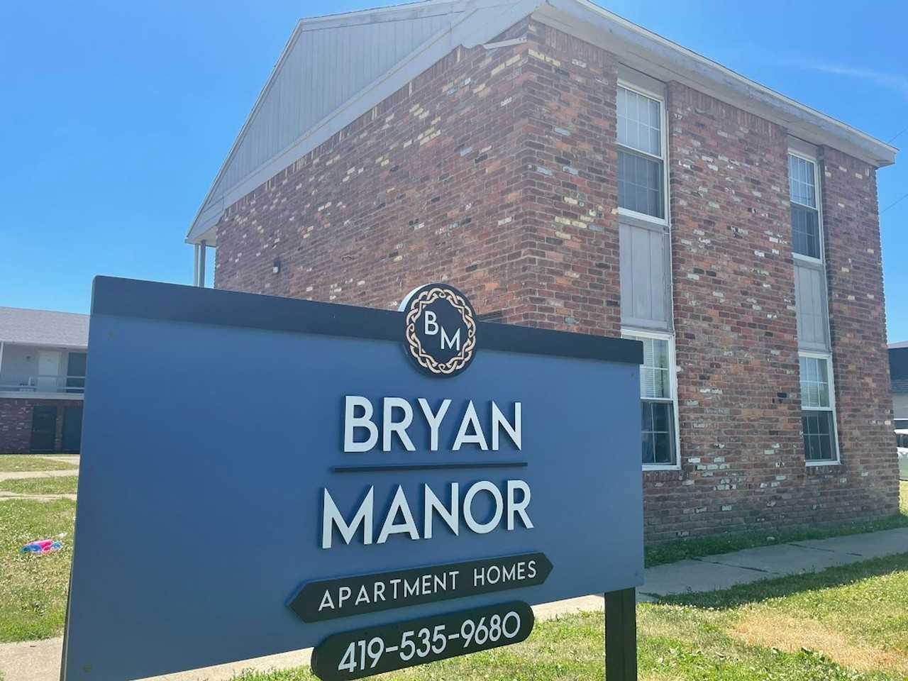 Two Bedrooms in South Toledo - Photo 4 of 13