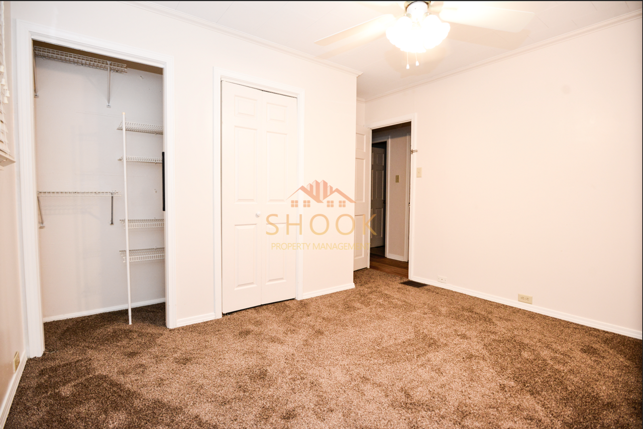 1031 Tulip Ln - Photo 6 of 9