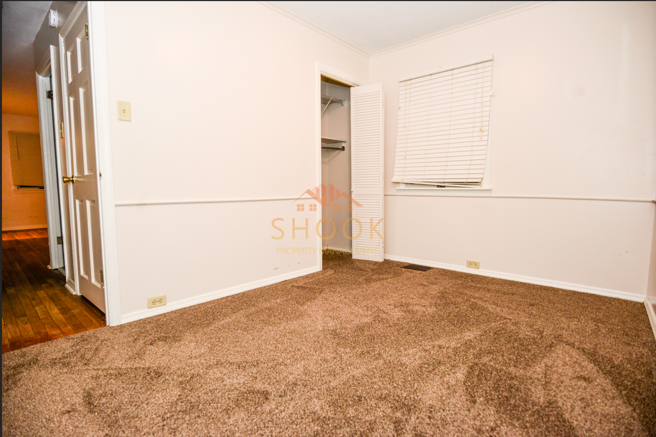 1031 Tulip Ln - Photo 7 of 9