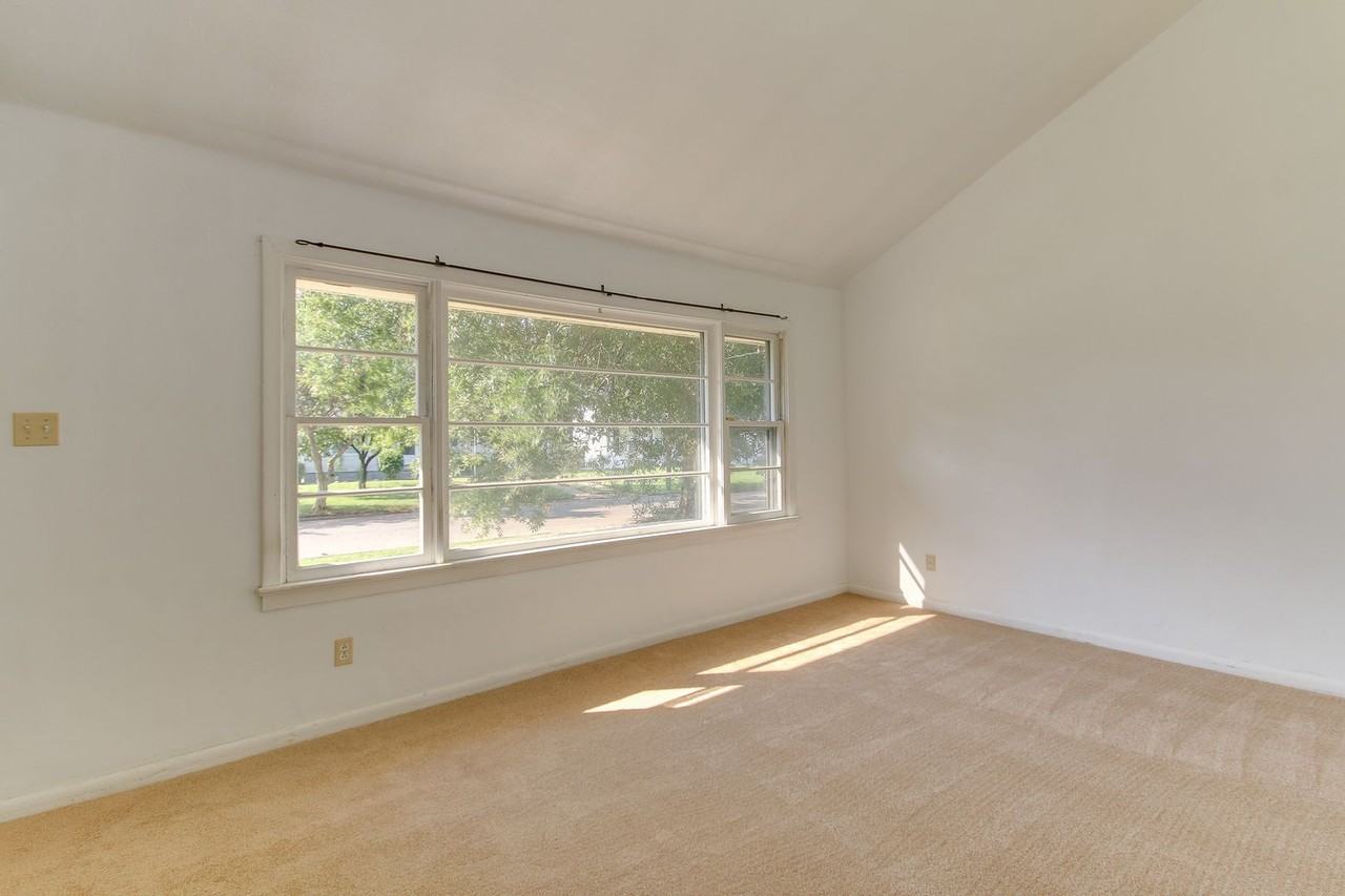 1316 Gabriel Dr - Photo 7 of 29