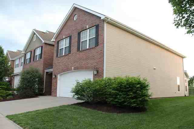 1032 Burton Pl - Photo 2 of 32