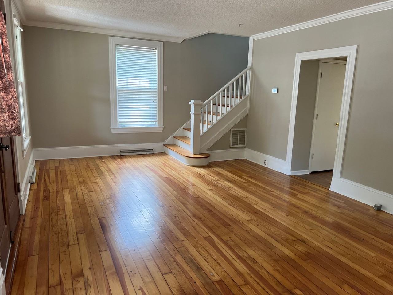 319 N Mulberry St - Photo 6 of 19