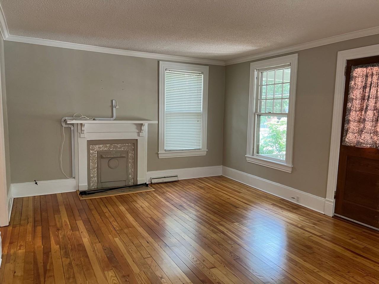 319 N Mulberry St - Photo 7 of 19