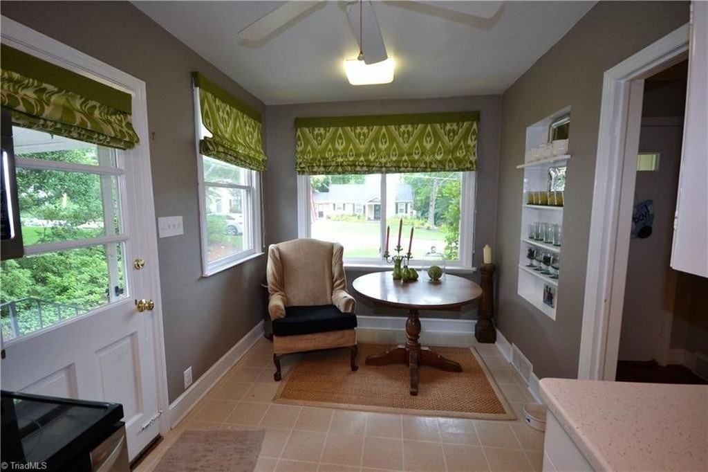 2407 Princess Ann St - Photo 3 of 7