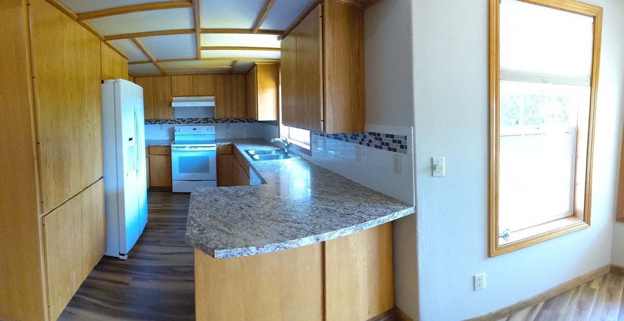 2022 16th Ave Se - Photo 2 of 7