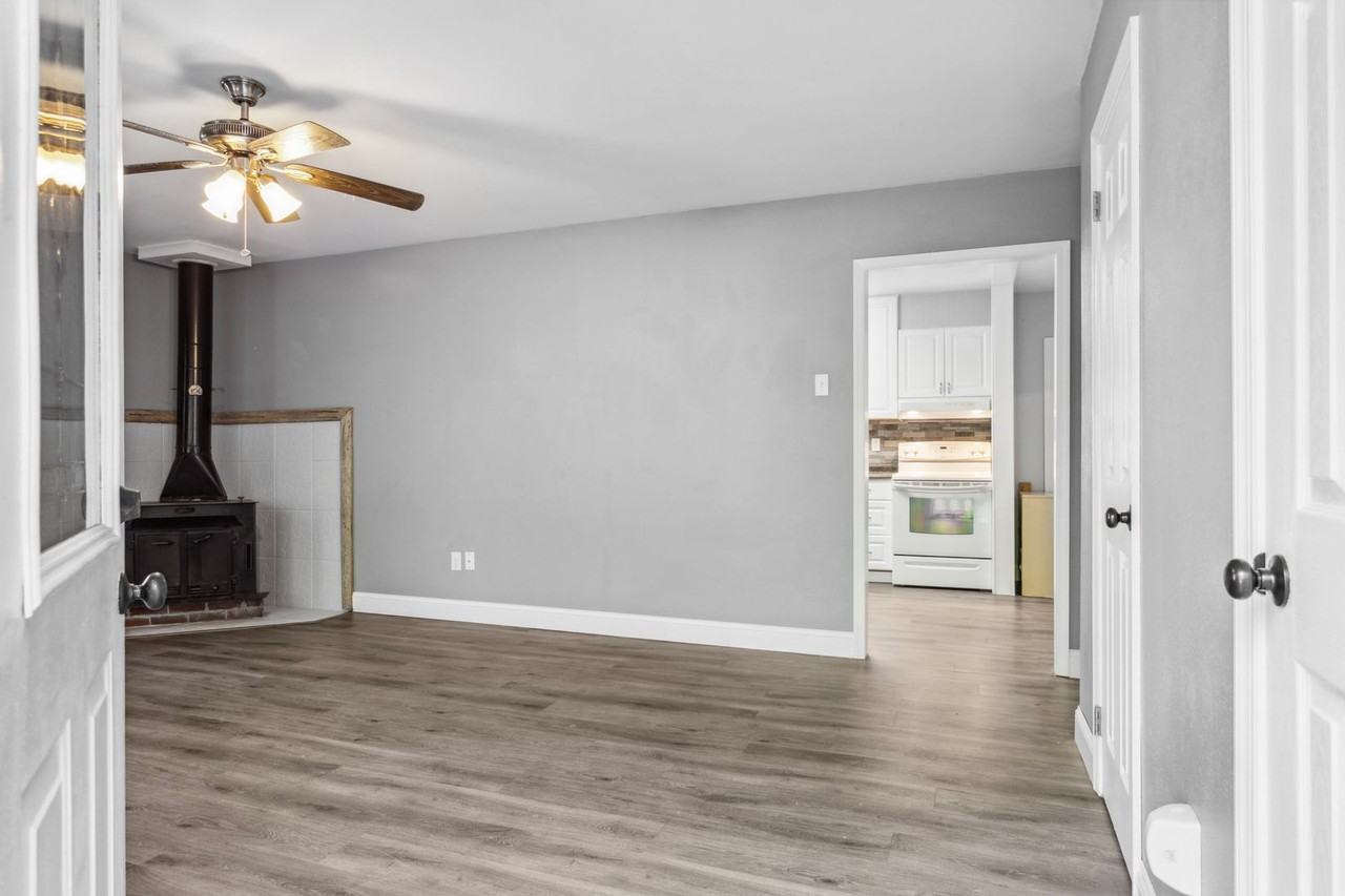 409 Goosley Rd - Photo 2 of 23