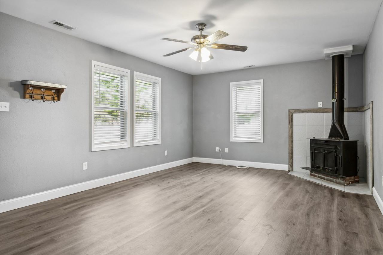 409 Goosley Rd - Photo 6 of 23