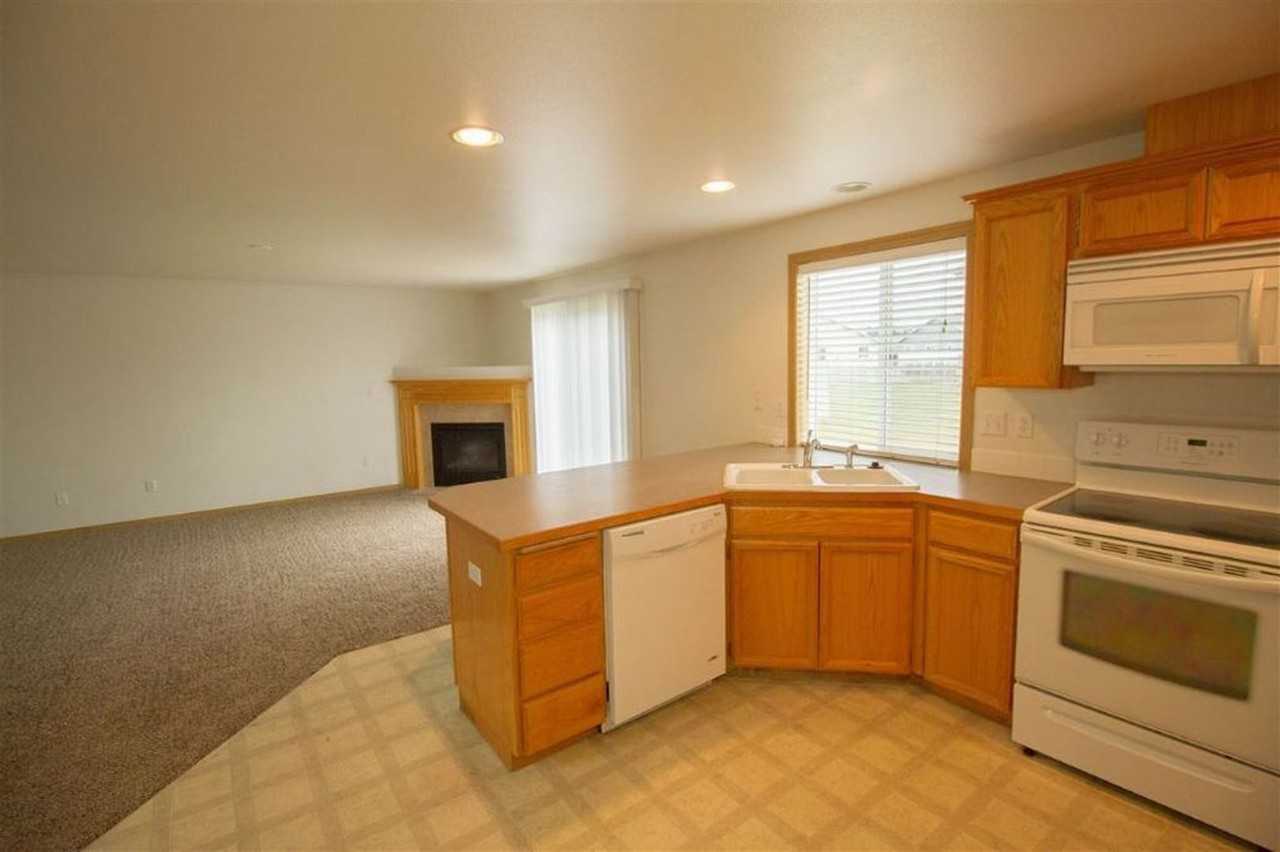 9511 W Caelen Ave - Photo 7 of 22