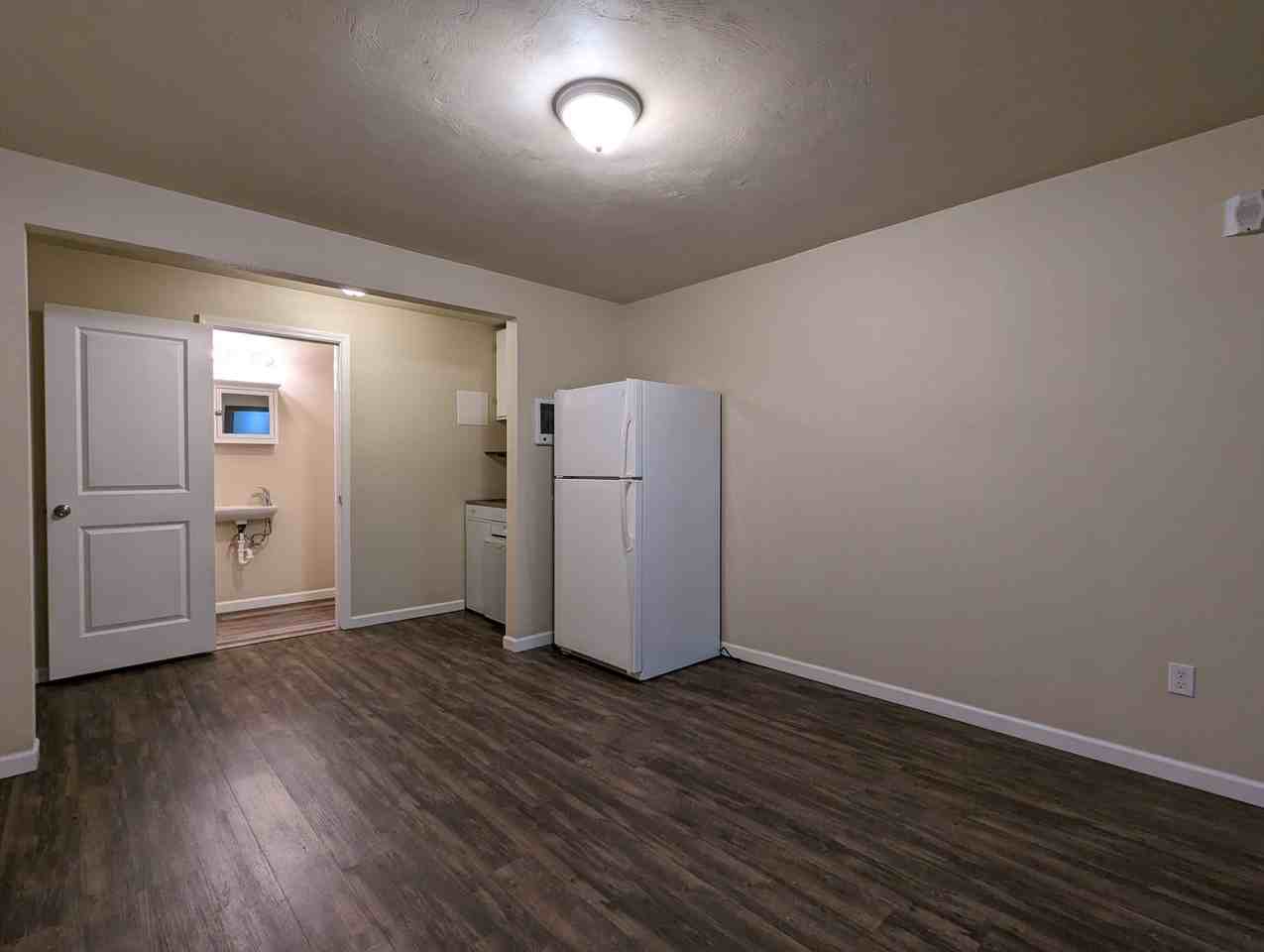 307 Main St #4 - Photo 4 of 11