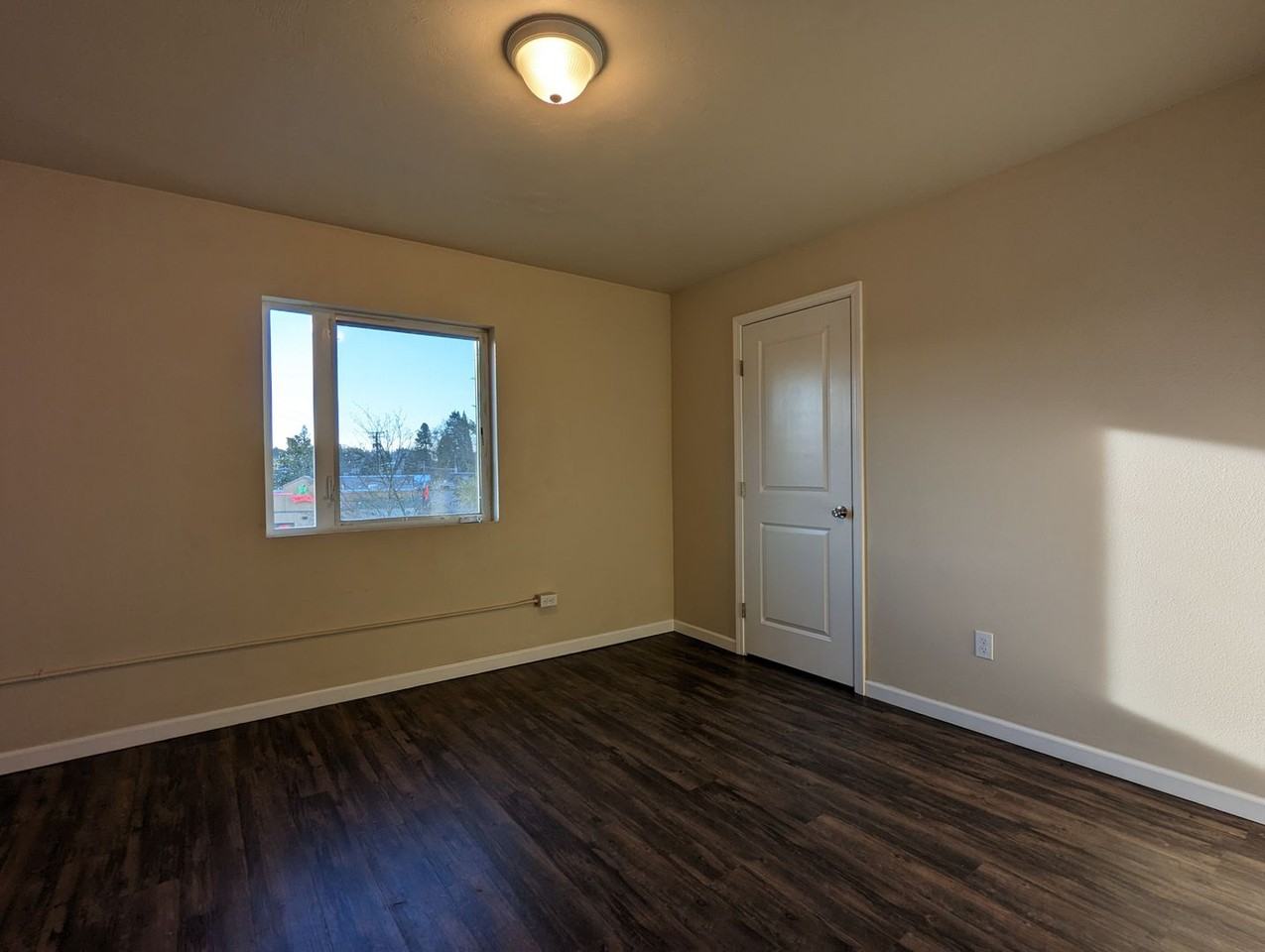 307 Main St #4 - Photo 7 of 11