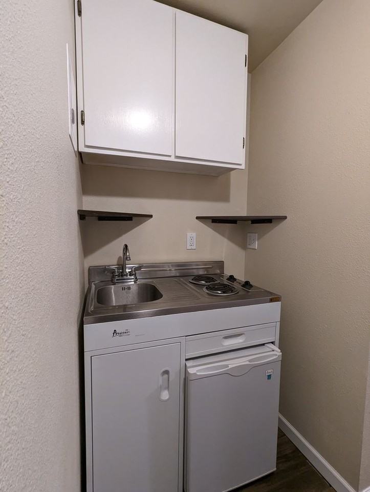 307 Main St #4 - Photo 5 of 11