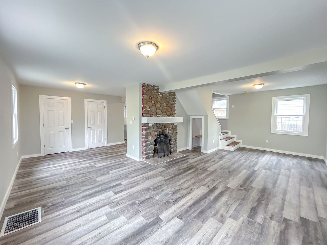 434 Ocean Ave - Photo 3 of 36