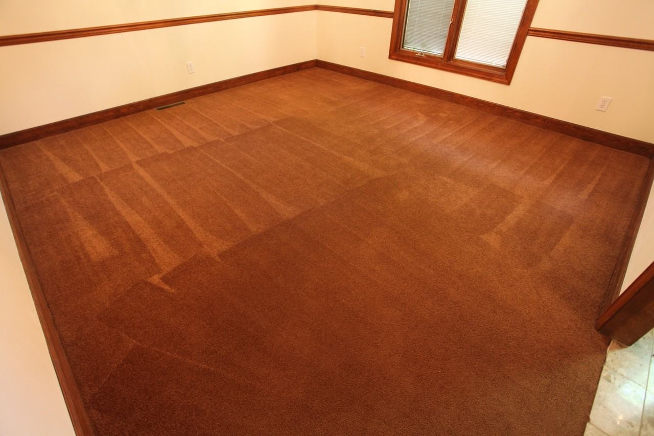 580 Oriole Cir - Photo 2 of 17