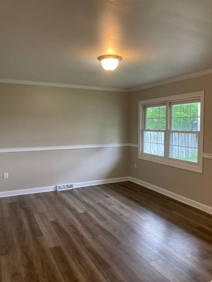 210 8th St E - Photo 2 of 11
