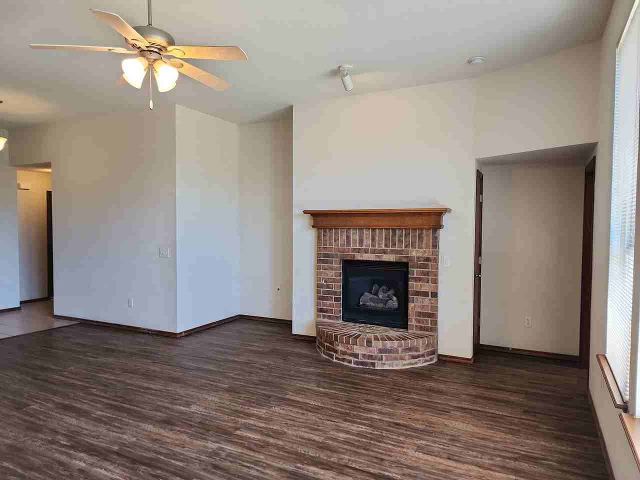 2416 Arbor Dr - Photo 7 of 17