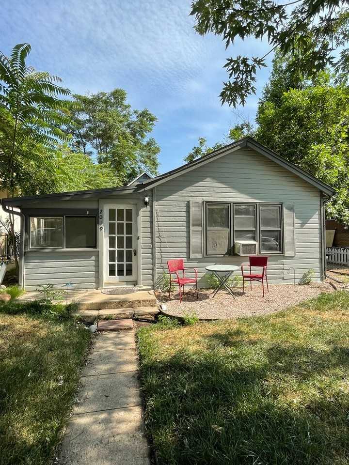 2019 Goss St - Photo 2 of 22