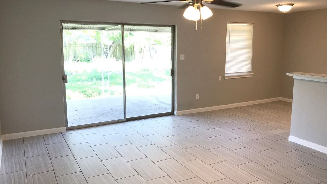 205 Grantham Rd - Photo 4 of 28