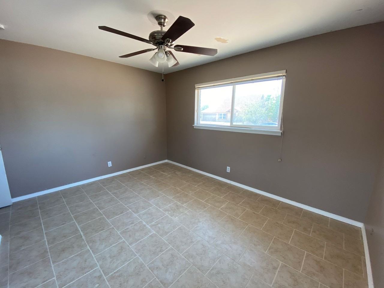 9608 Stonehaven Dr - Photo 5 of 14