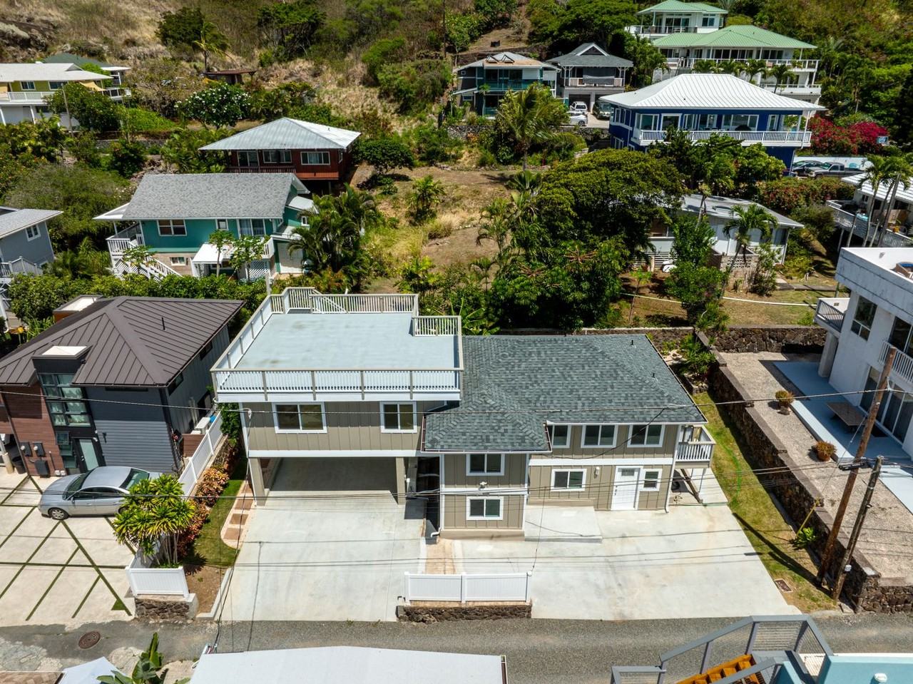 4 bedroom 2 bath home, approx 1500 sq ft. with 4 car parking. - Photo 3 of 26