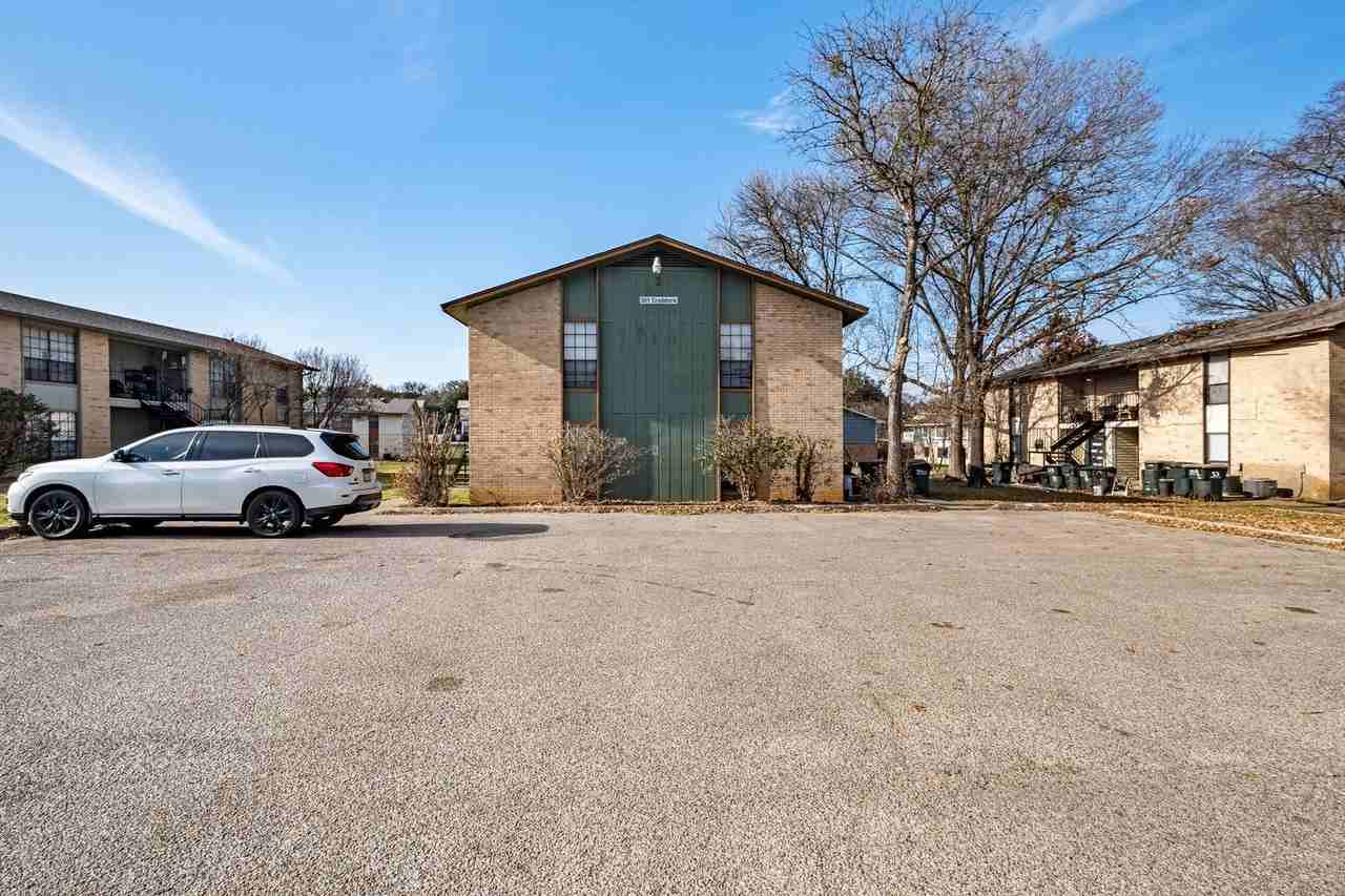 301 Craddock Ave - Photo 2 of 20