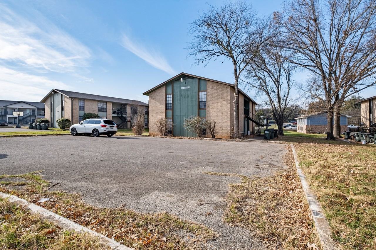 301 Craddock Ave - Photo 3 of 20