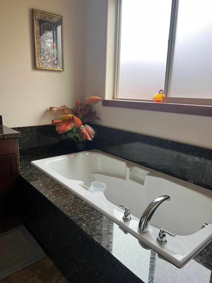 5691 Meadow View Ct - Photo 4 of 12