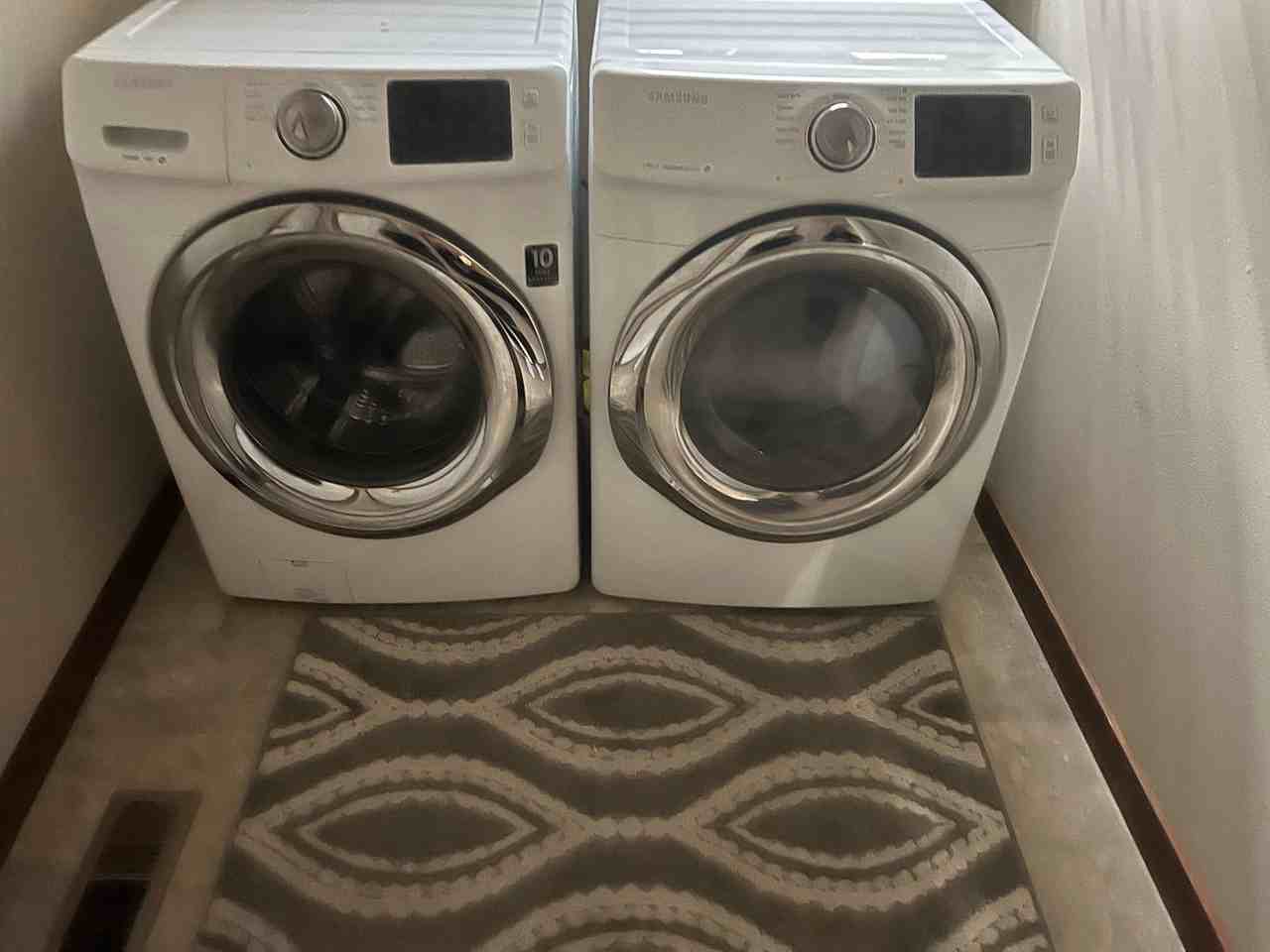 5691 Meadow View Ct - Photo 7 of 12